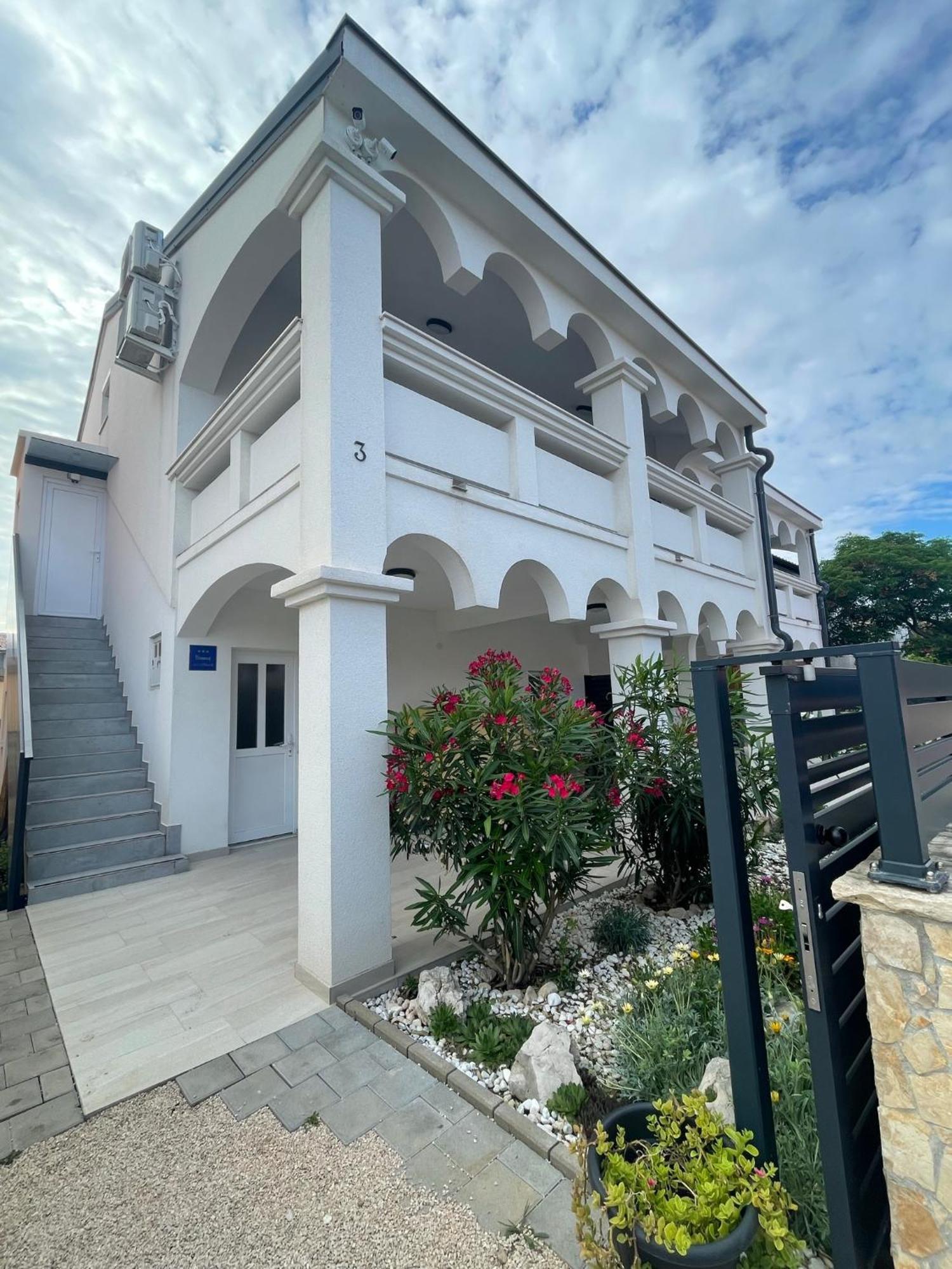 ויר Apartmenthouse Ines מראה חיצוני תמונה